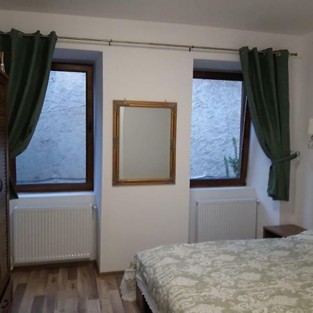 Sara House Lägenhet Bistriţa Exteriör bild