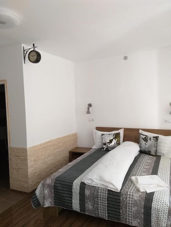 Sara House Lägenhet Bistriţa Exteriör bild