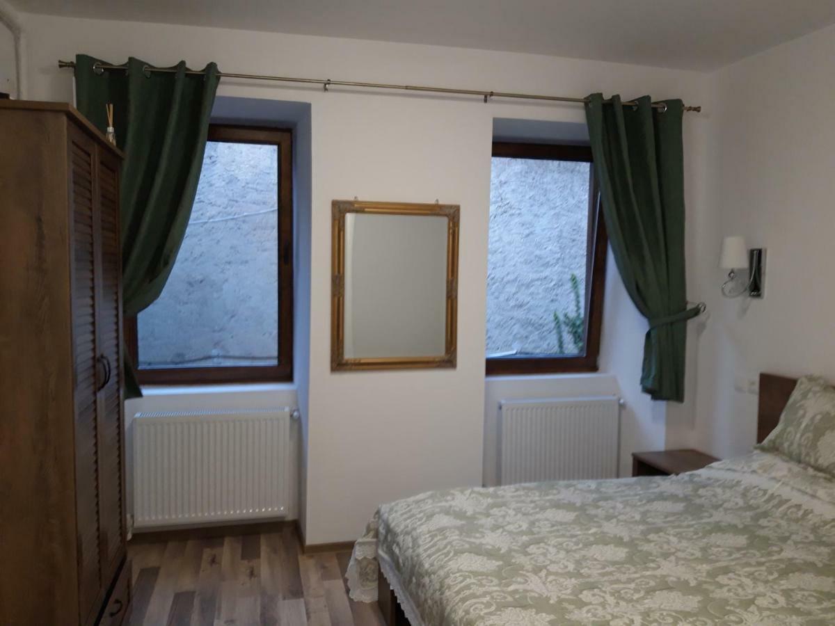 Sara House Lägenhet Bistriţa Exteriör bild