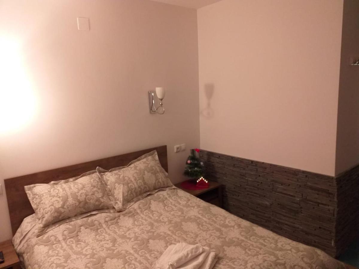 Sara House Lägenhet Bistriţa Exteriör bild