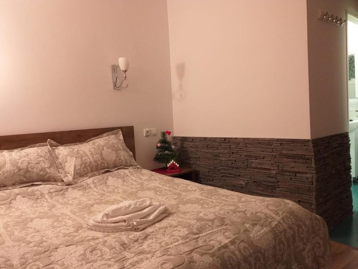 Sara House Lägenhet Bistriţa Exteriör bild
